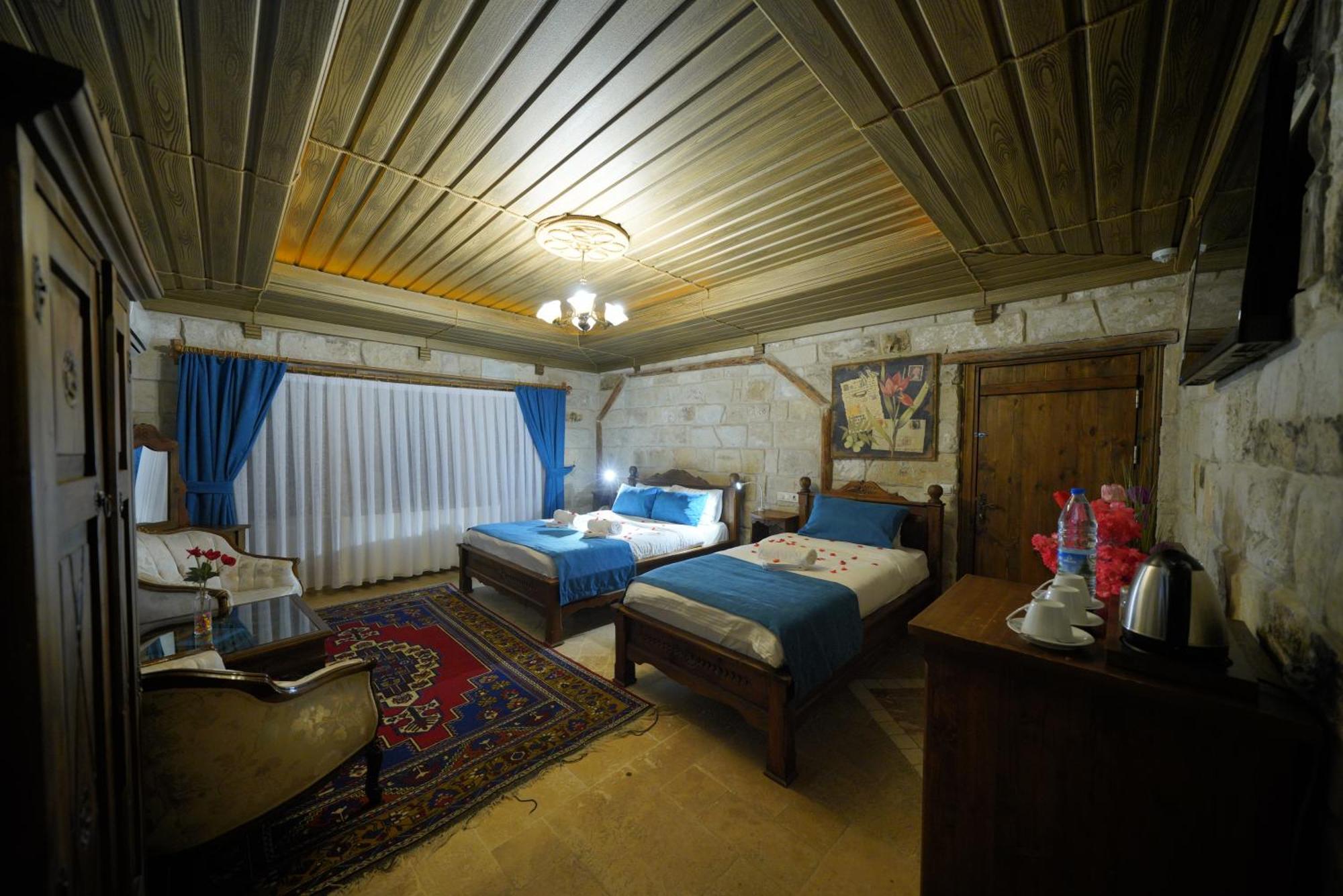 Shoestring Stone House Гьореме Стая снимка