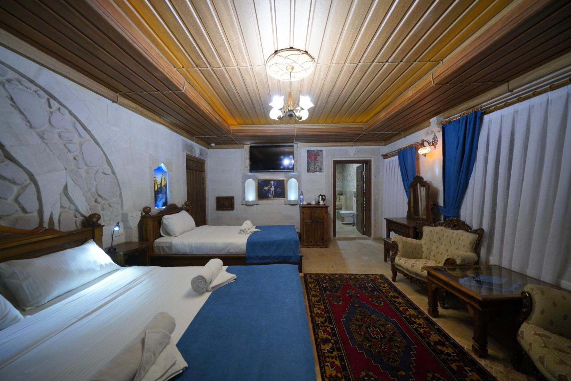 Shoestring Stone House Гьореме Стая снимка